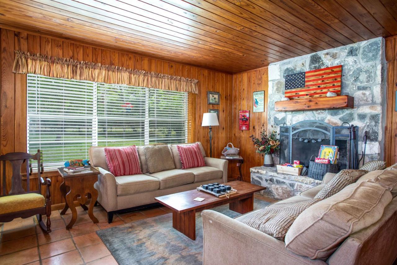River Ridge Bandera Cabin Екстер'єр фото