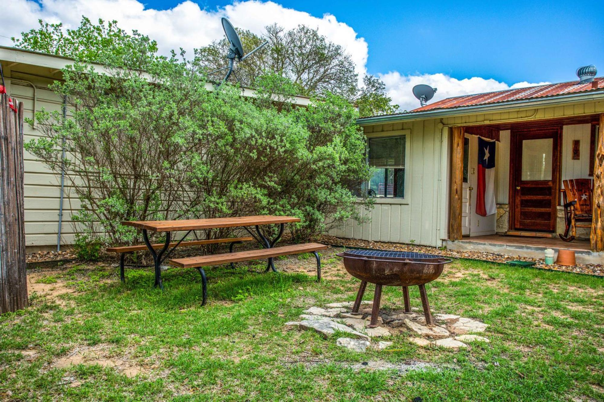 River Ridge Bandera Cabin Екстер'єр фото